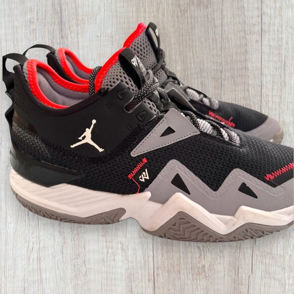 Nike Air Jordan Why Not Zer0.5 Basketball Shoes Mens 11 Black Grey Red CJ0780-00 - Picture 2 of 13